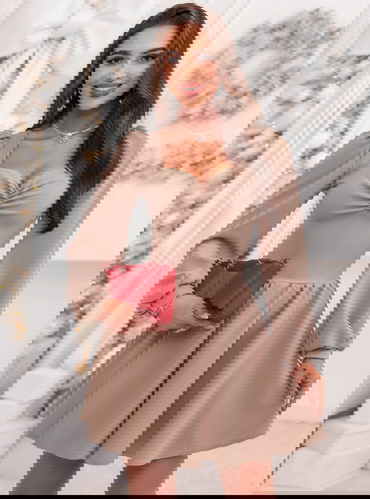 Beżowa świąteczna sukienka z...