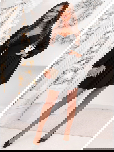 Czarna świąteczna sukienka...