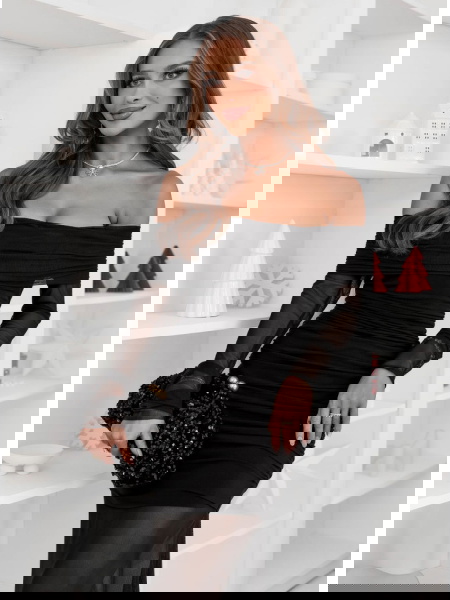 Czarna sukienka na święta...