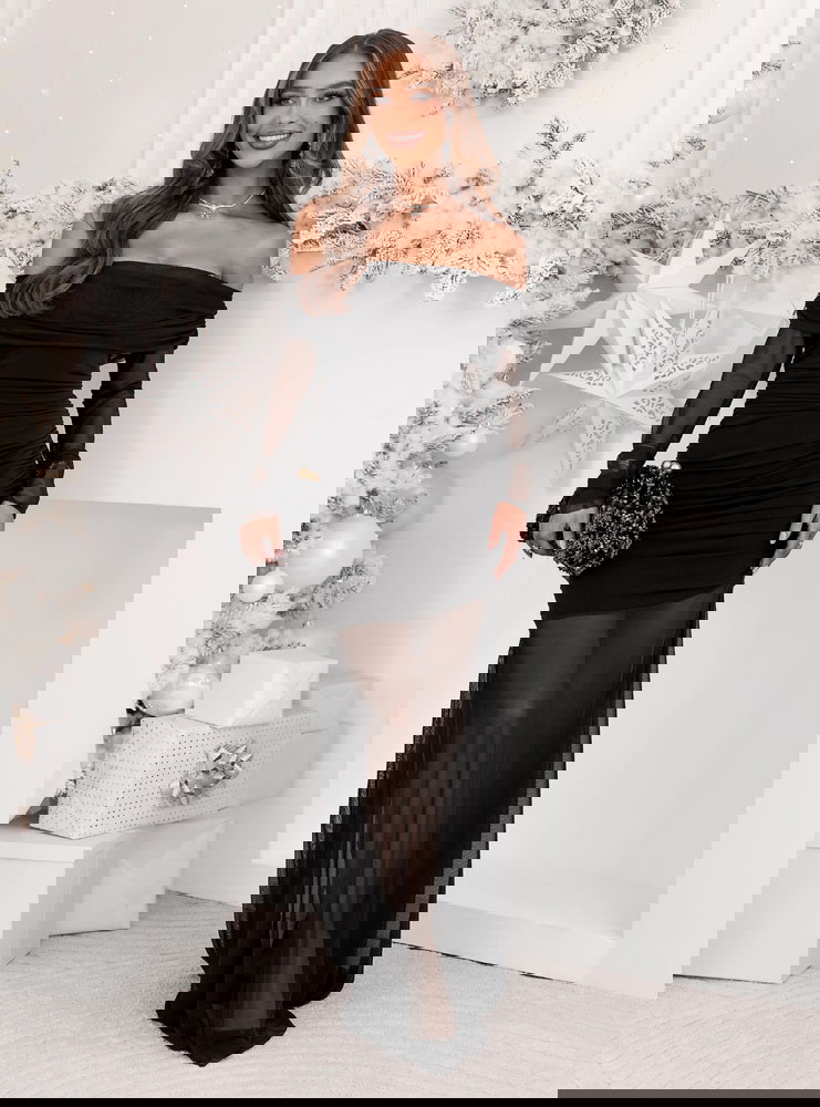 Czarna sukienka na święta typu...