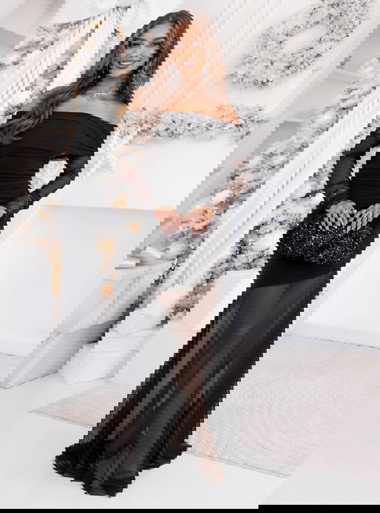 Czarna sukienka na święta typu...