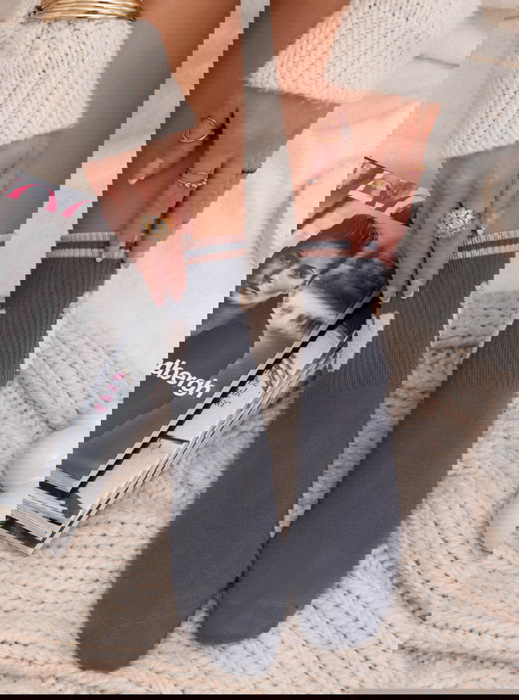 Grafitowe skarpetki z ozdobnym...