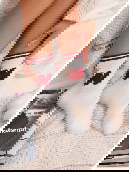 Białe skarpetki z ozdobnym...