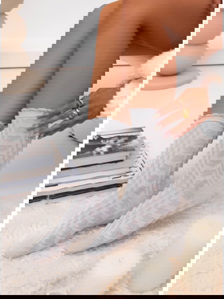 Szare skarpetki z ozdobnym... 2