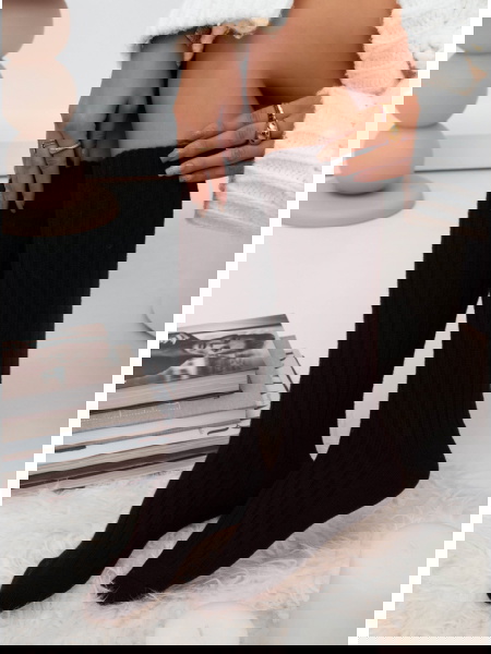 Czarne podkolanówki...