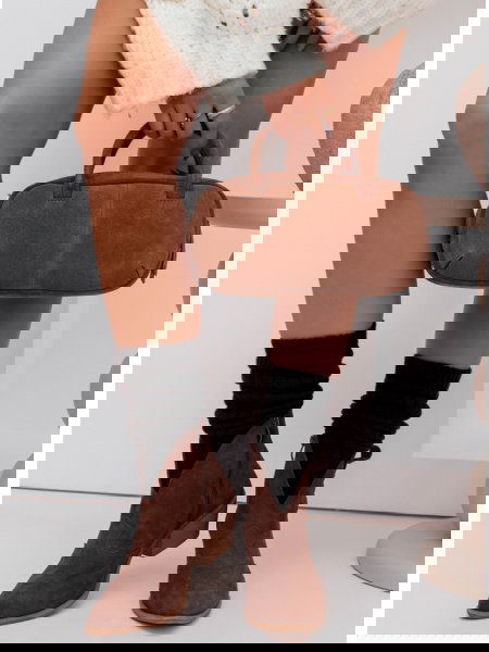 Czarne podkolanówki... 2