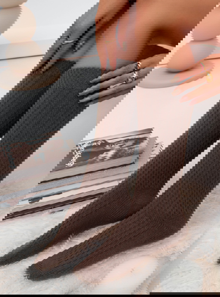 Czekoladowe podkolanówki prążkowane...