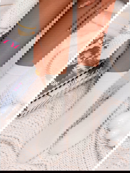 Jasnobeżowe skarpetki z... 2