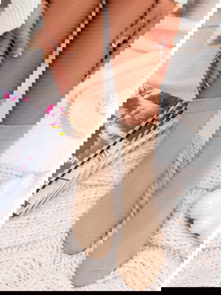 Ciemnobeżowe skarpetki z... 2