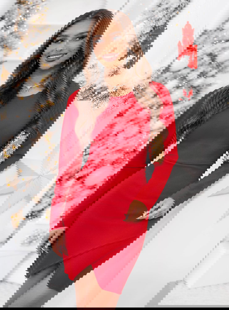 Malinowa dopasowana sukienka...