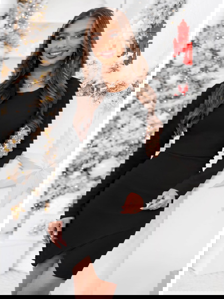 Czarna dopasowana sukienka... 2