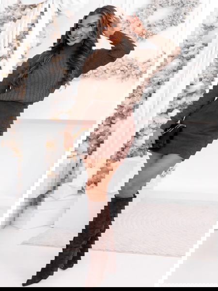 Czekoladowy sweter z golfem... 2