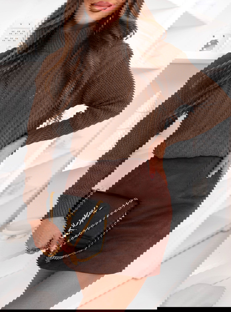 Czekoladowy sweter z golfem Kennalyn