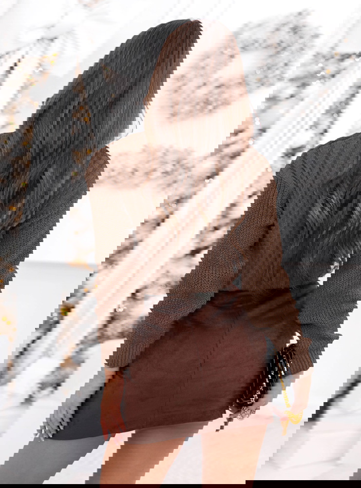 Czekoladowy sweter z golfem Kennalyn