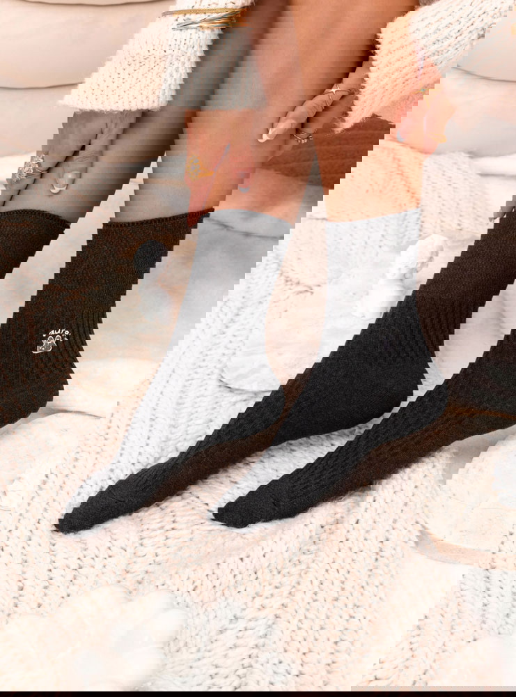 Grafitowe skarpetki z ozdobną...