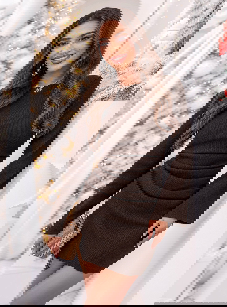 Czekoladowa prążkowana sukienka mini...