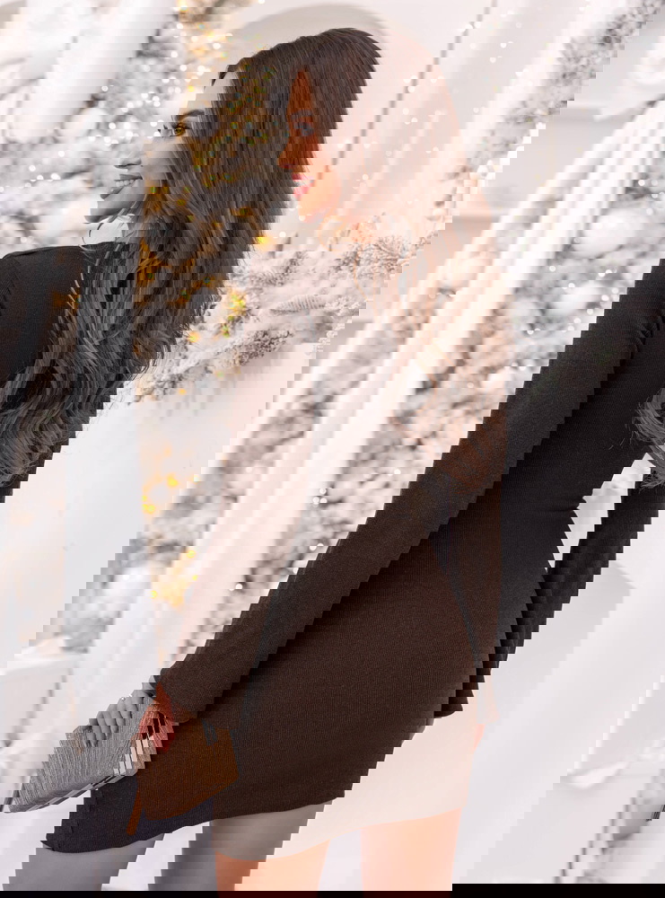 Czekoladowa prążkowana sukienka mini...