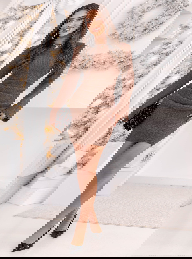 Prążkowana sukienka mini na święta...