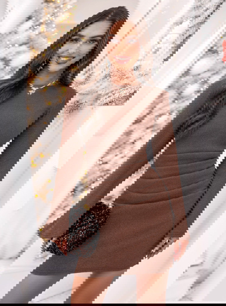 Prążkowana sukienka mini na święta...