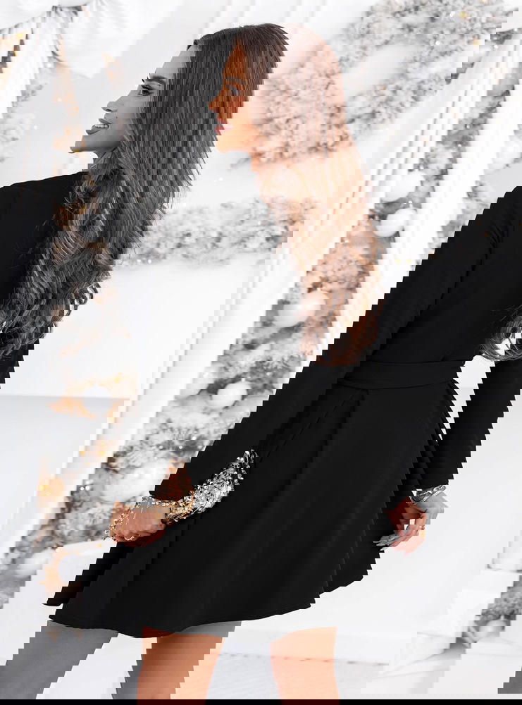 Czarna sukienka na święta z...