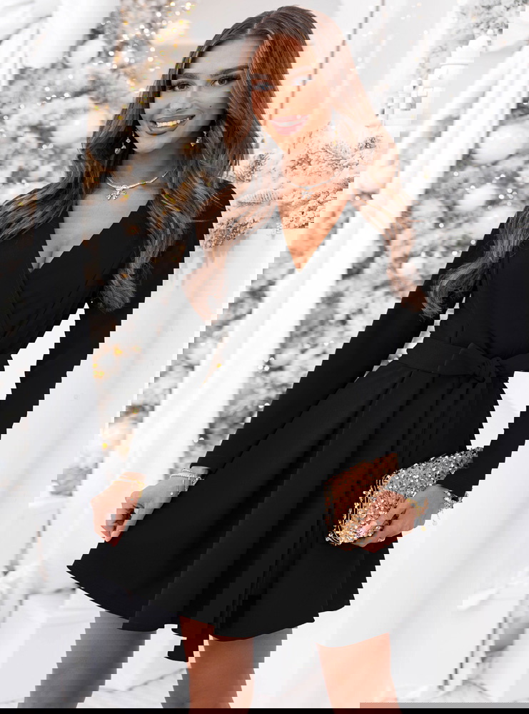 Czarna sukienka na święta z...