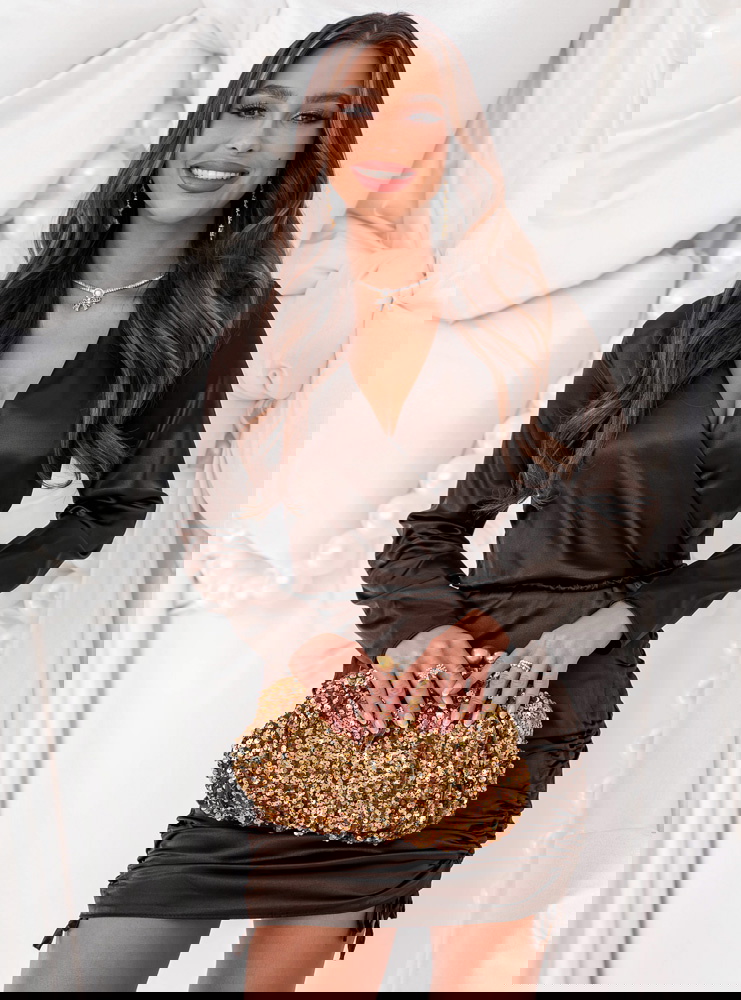 Czekoladowa satynowa sukienka na...