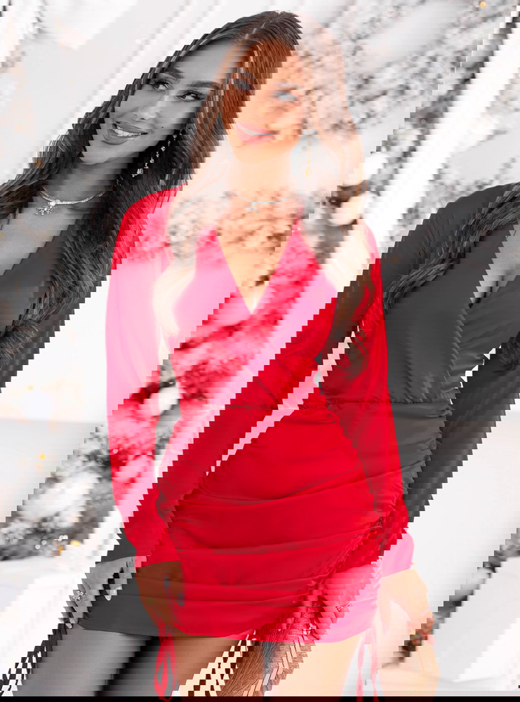 Malinowa satynowa sukienka na święta...