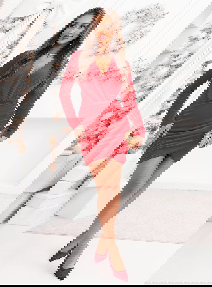 Malinowa welurowa sukienka z...