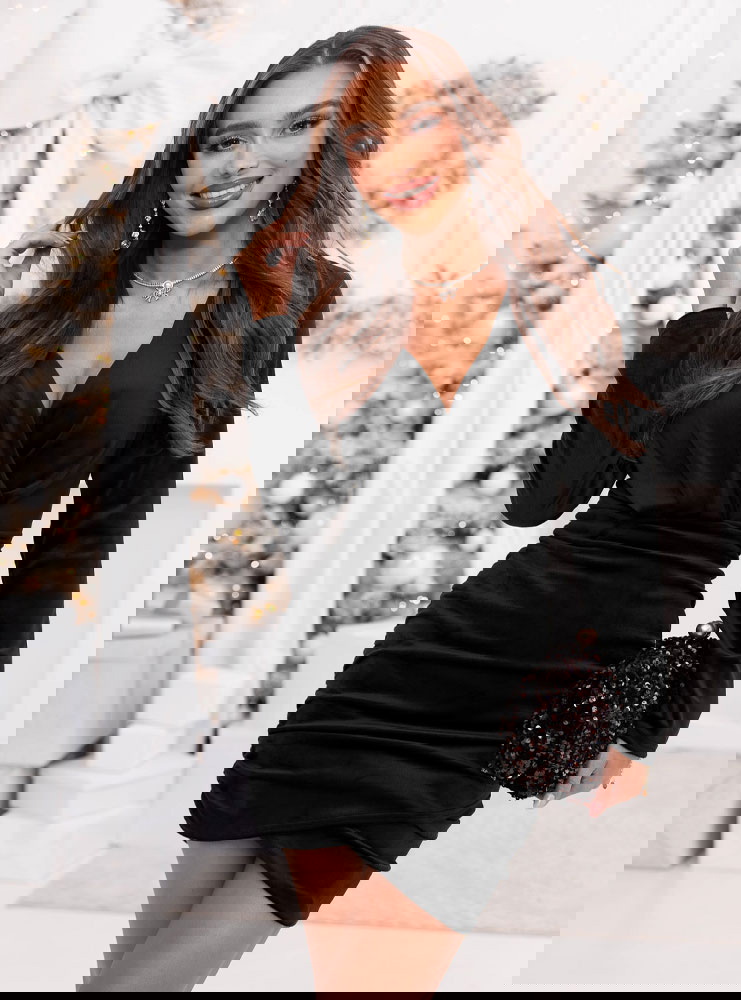 Czarna welurowa sukienka z...