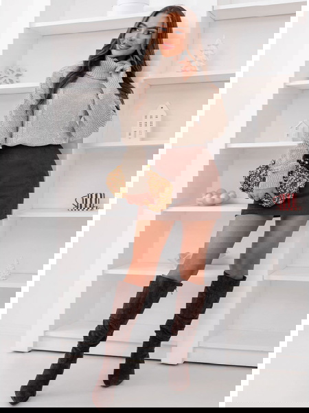 Beżowy sweter z golfem Evilou 2