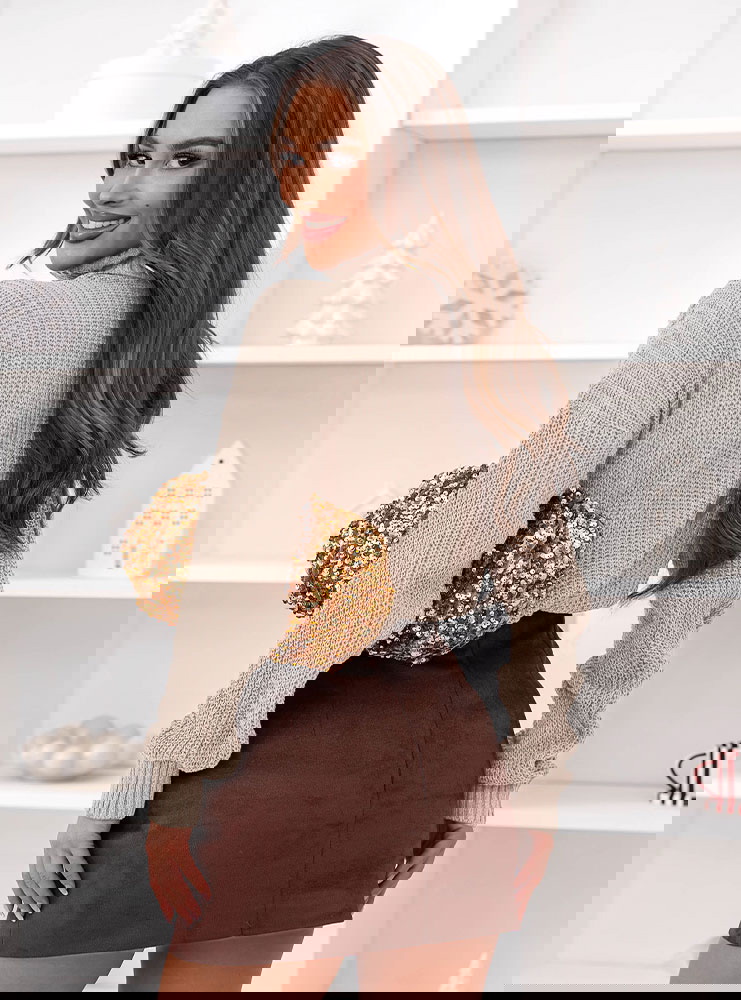 Beżowy sweter z golfem Evilou