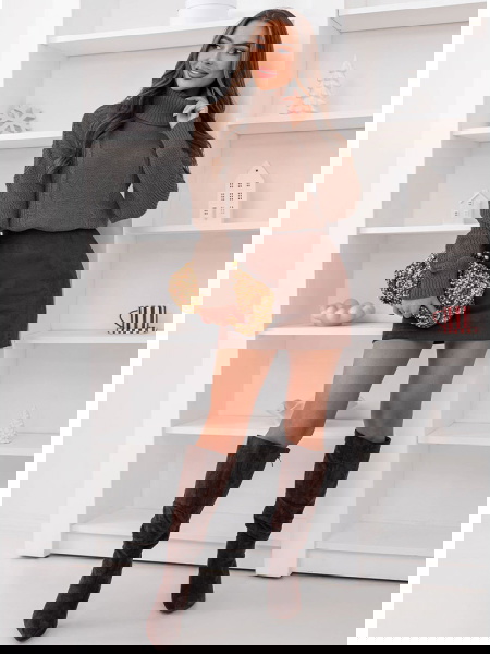 Czekoladowy sweter z golfem... 2