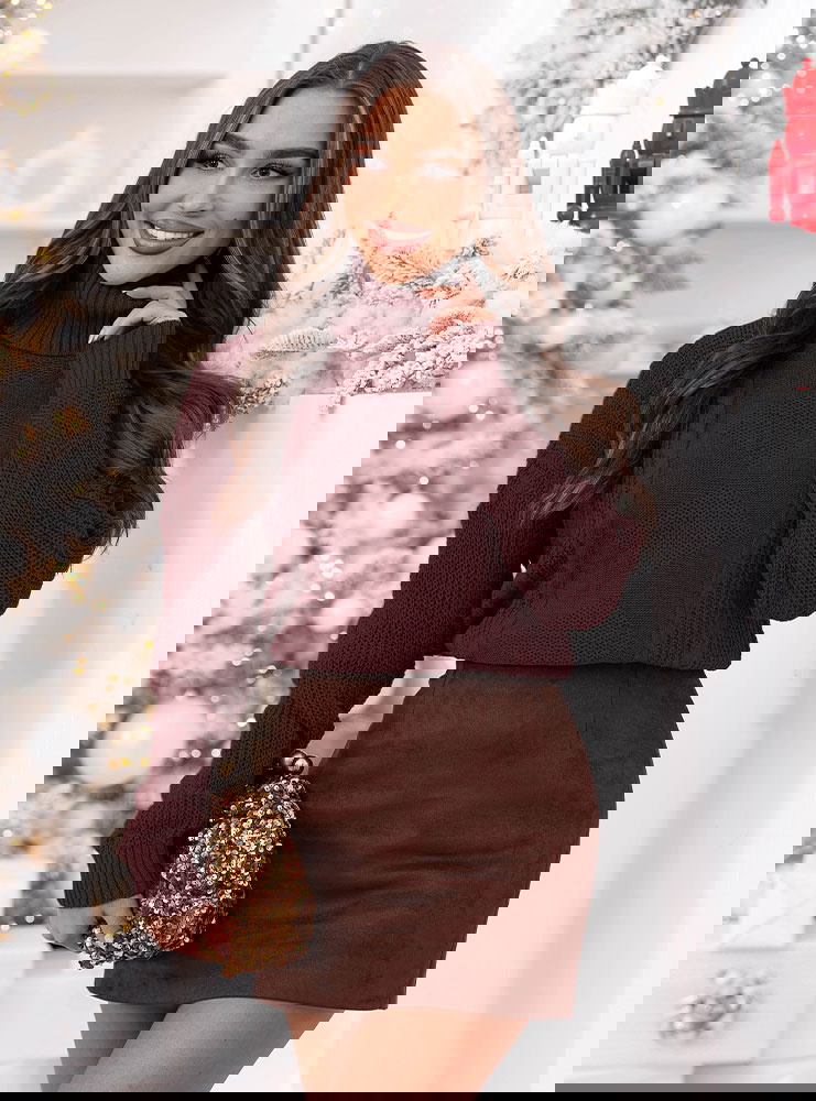 Bordowy sweter z golfem Evilou