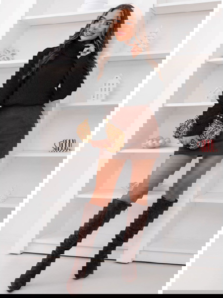 Czarny sweter z golfem Evilou 2