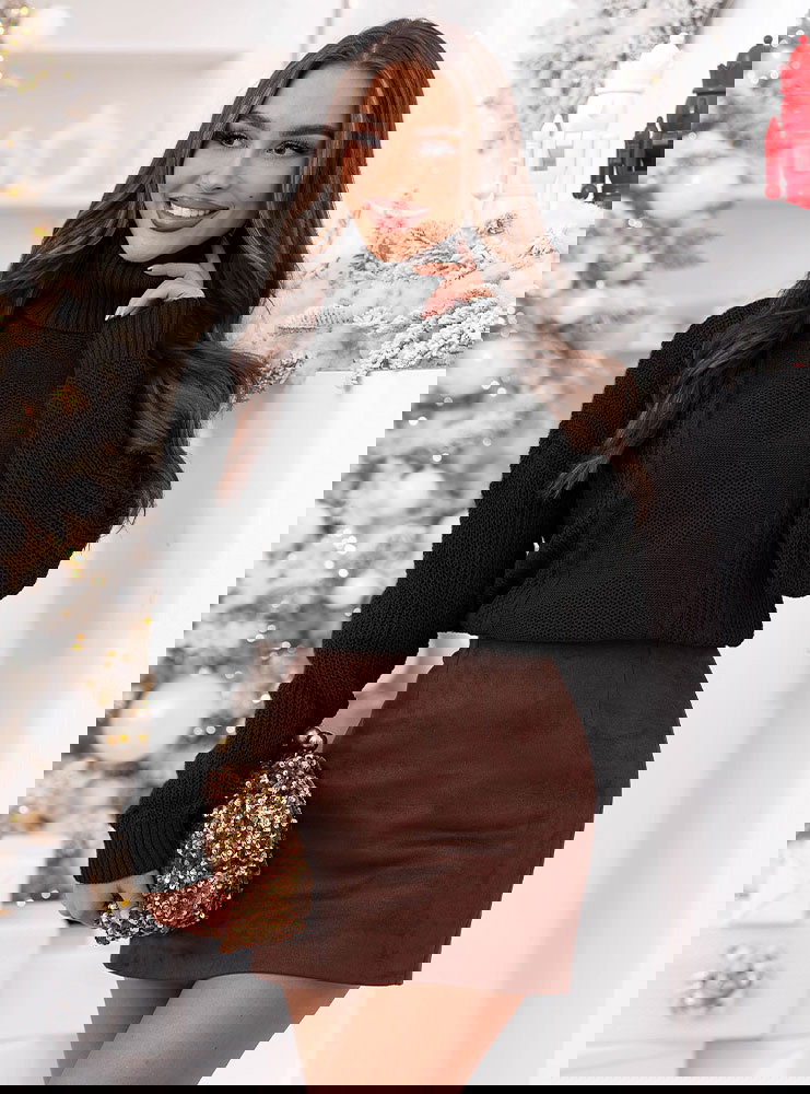 Czarny sweter z golfem Evilou