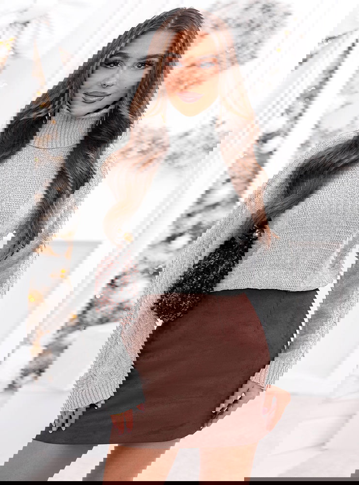 Szary długi sweter z golfem Mirate