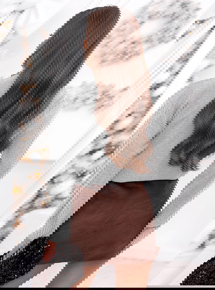 Szary długi sweter z golfem Mirate