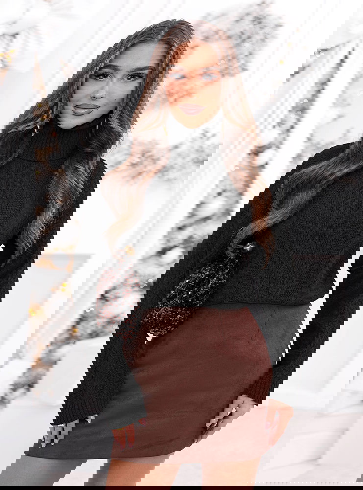 Czarny długi sweter z golfem Mirate