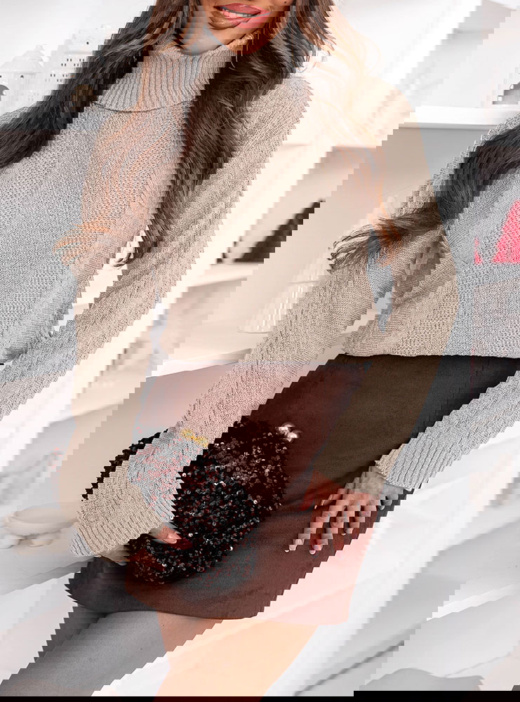 Beżowy długi sweter z golfem Mirate