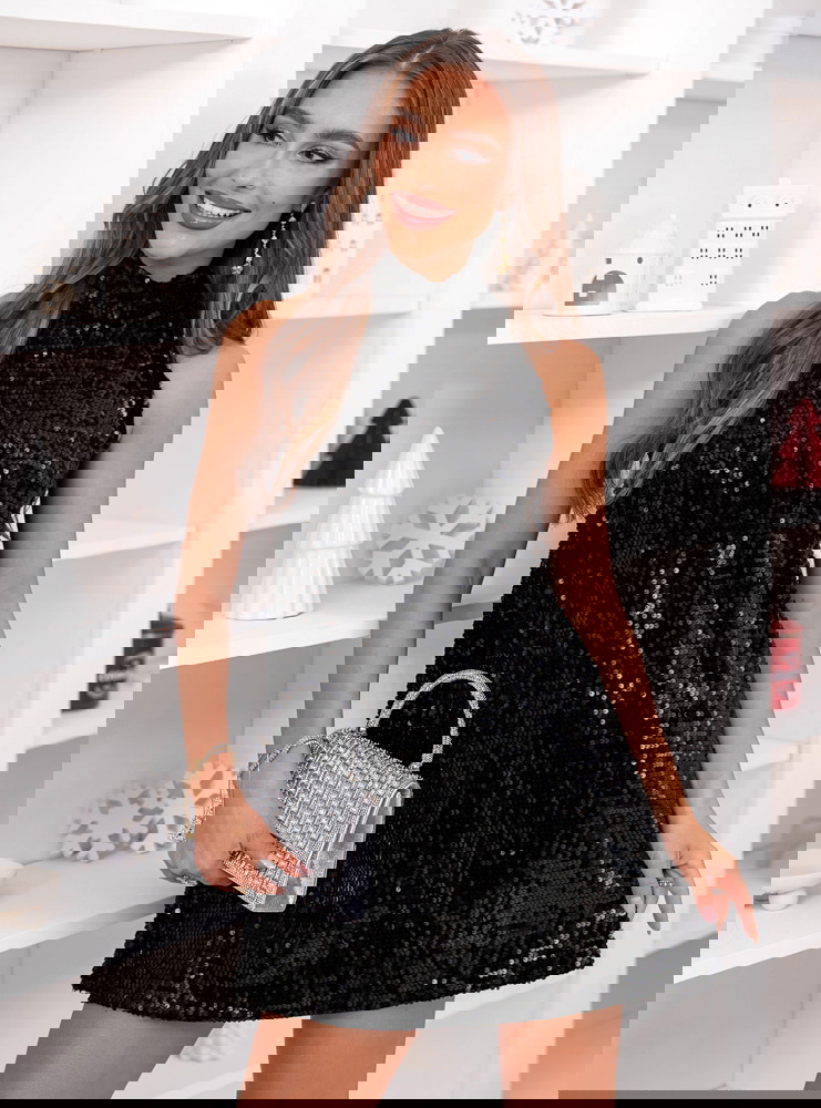 Czarna cekinowa sukienka na święta z...