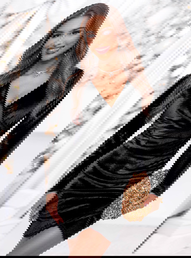 Czarna welurowa świąteczna sukienka z...