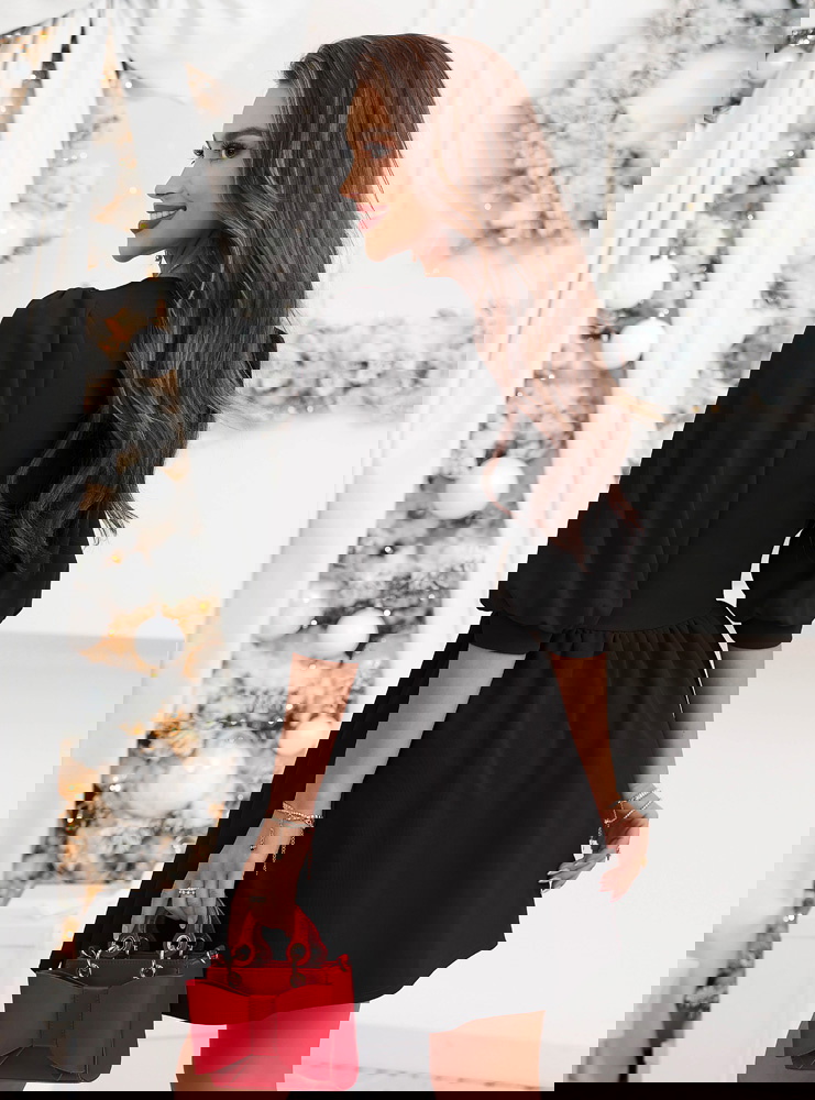 Czarna sukienka na święta z...