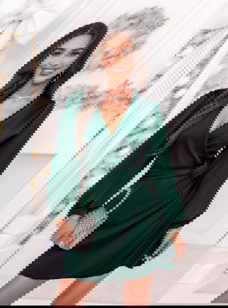 Satynowa świąteczna sukienka...