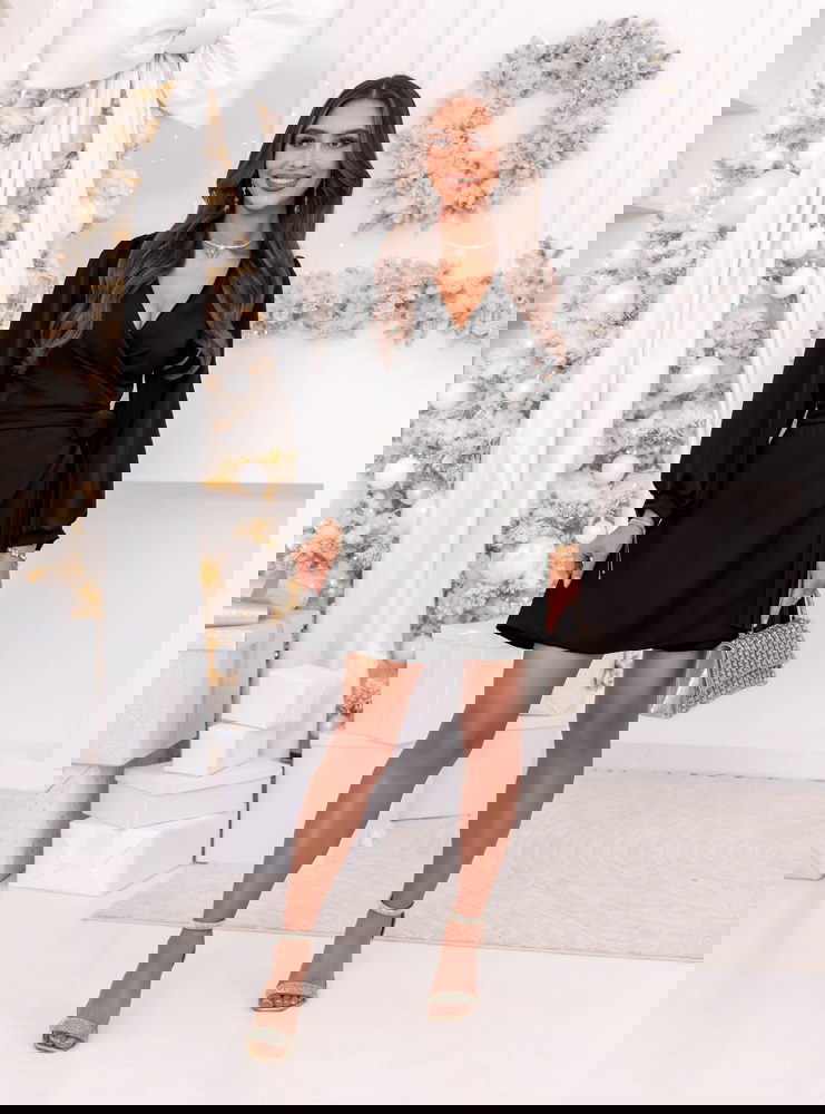 Czarna satynowa świąteczna sukienka...