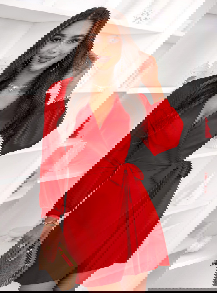 Malinowa satynowa świąteczna sukienka...