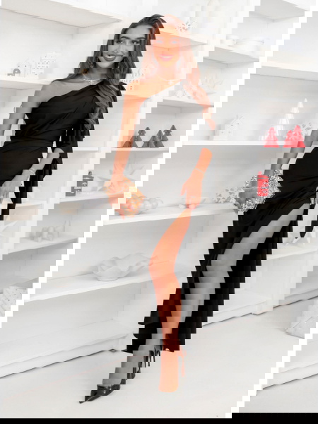 Czarna świąteczna sukienka...