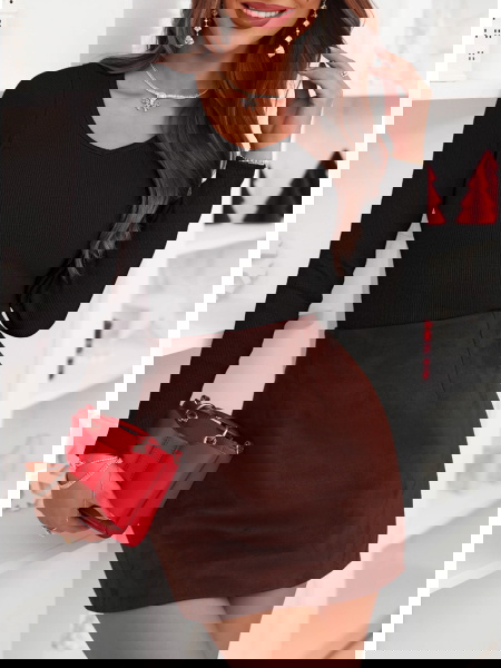 Czarna prążkowana bluzka z...