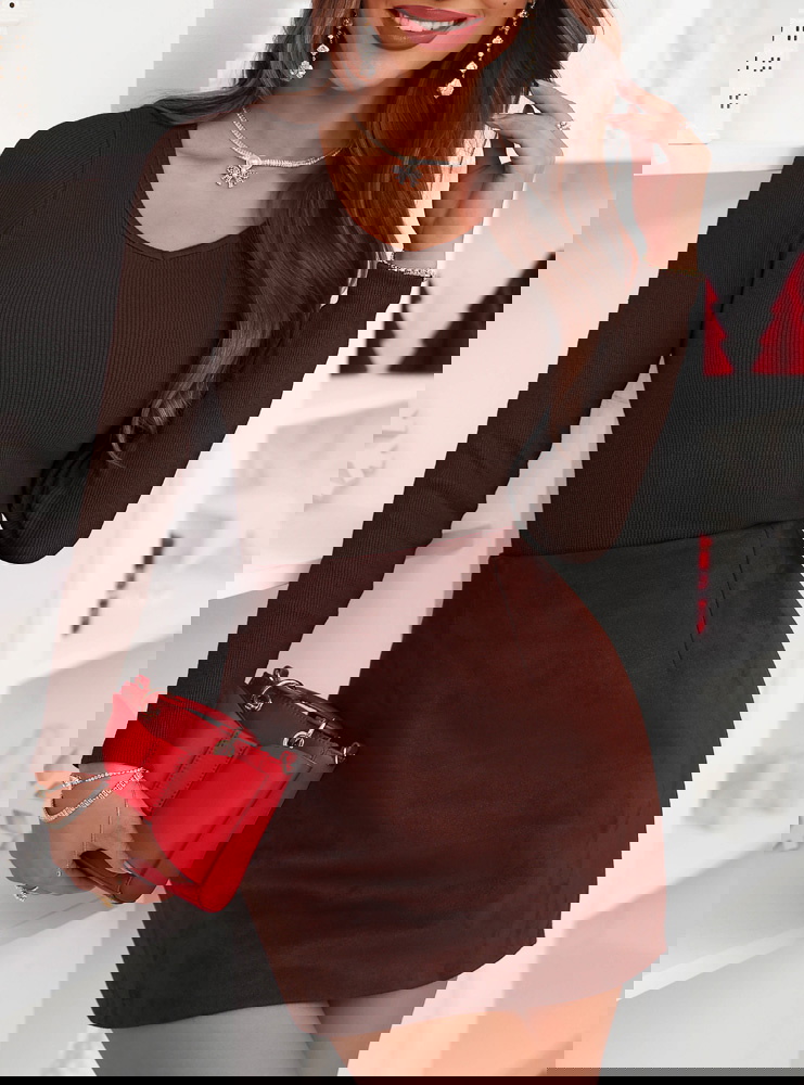 Czekoladowa prążkowana bluzka z...