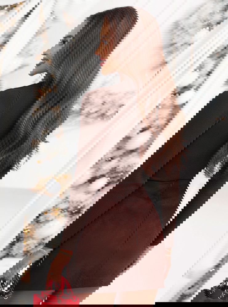 Czekoladowa prążkowana bluzka z...