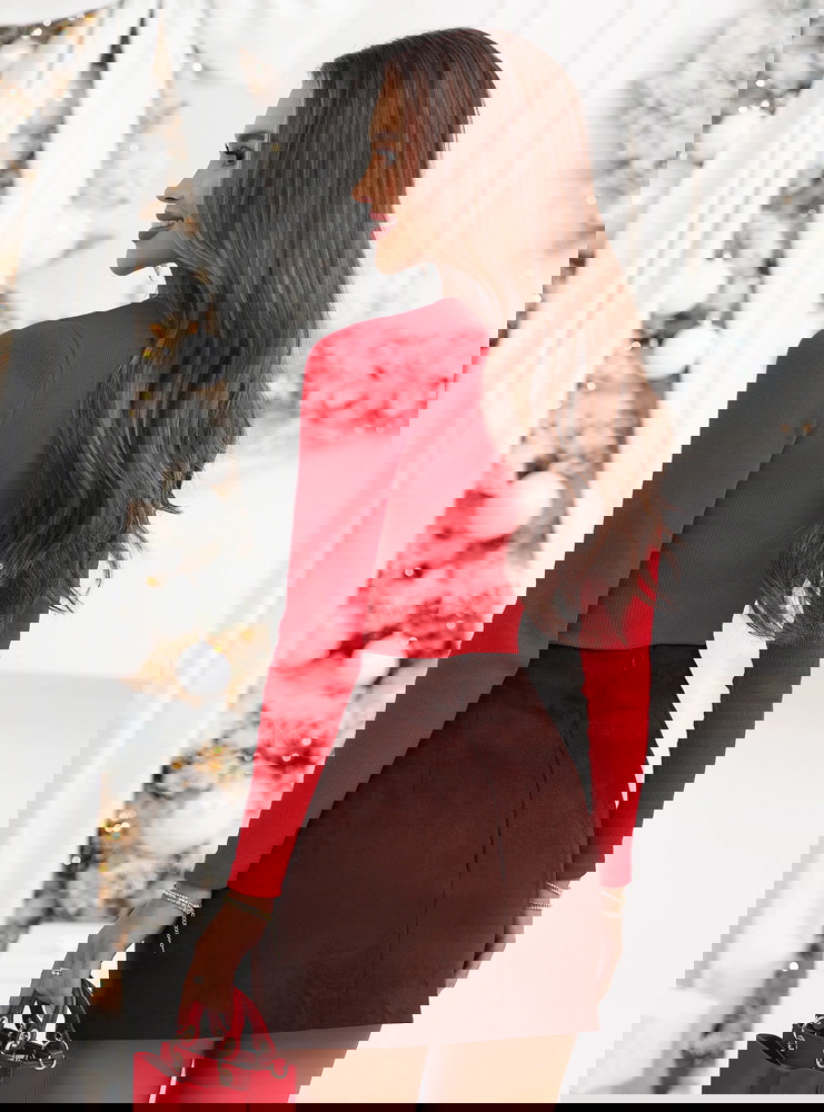 Malinowa prążkowana bluzka z dekoltem...